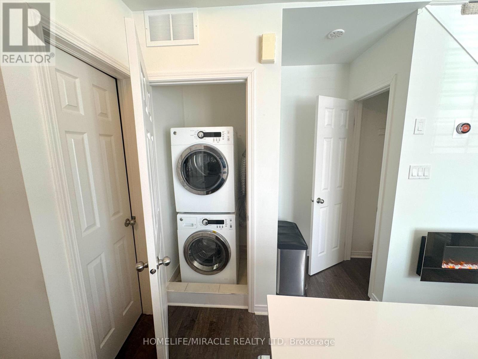 Photo 10 of 48 180 Howden Boulevard, Brampton ON