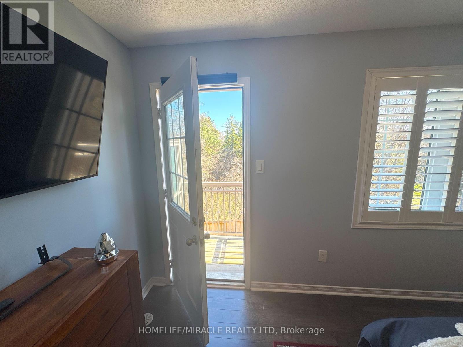 Photo 16 of 48 180 Howden Boulevard, Brampton ON