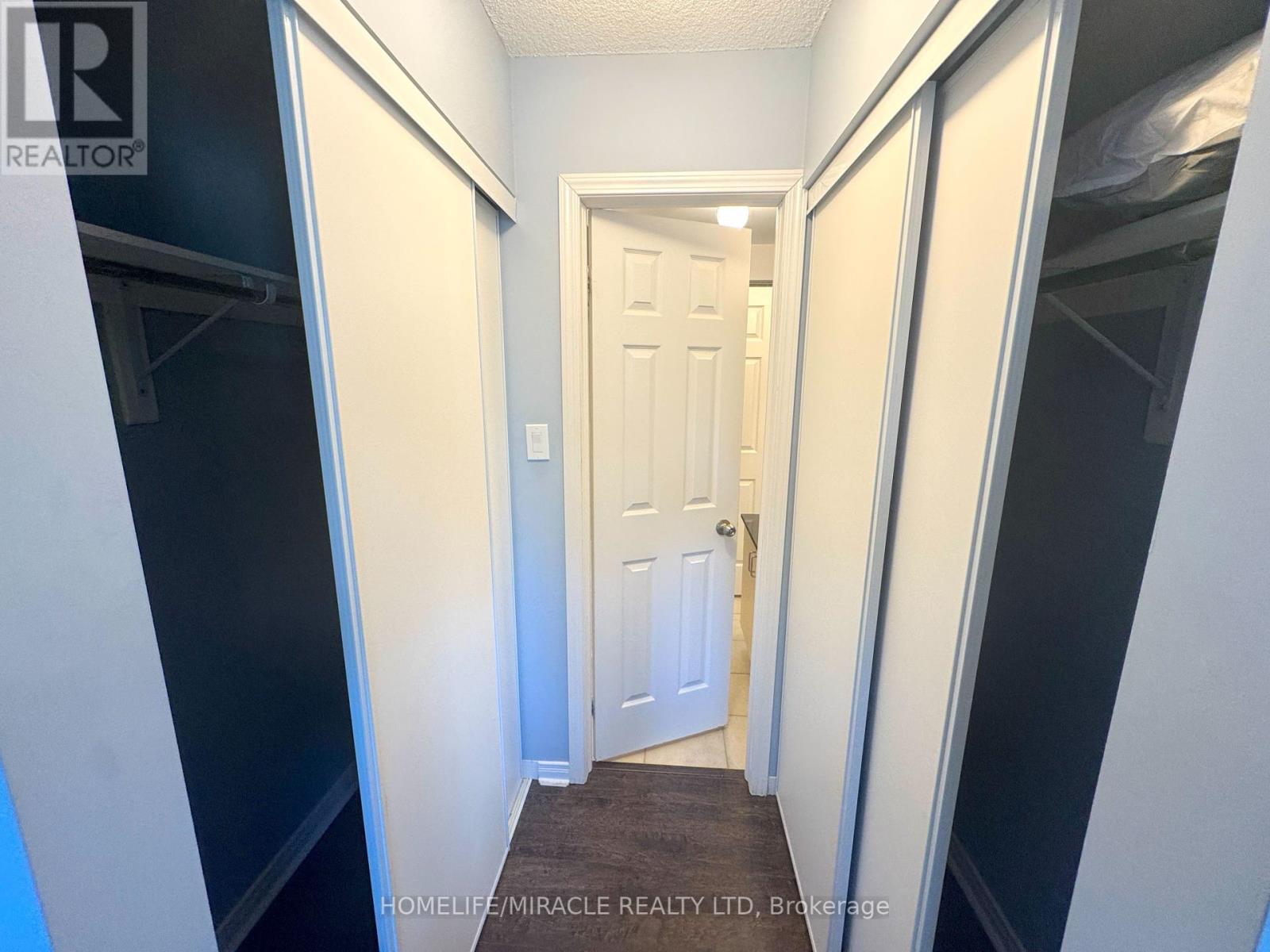 Photo 18 of 48 180 Howden Boulevard, Brampton ON