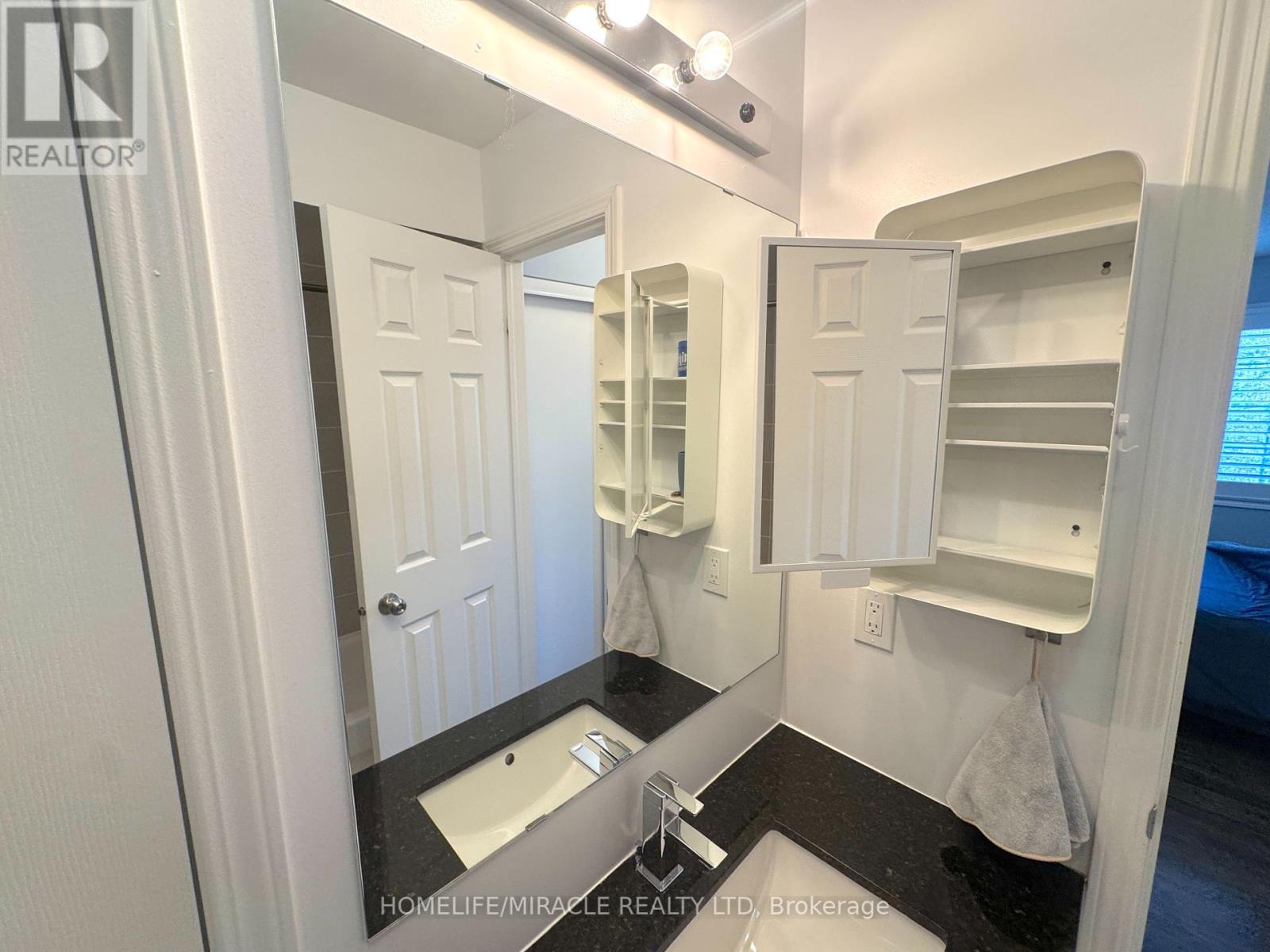 Photo 21 of 48 180 Howden Boulevard, Brampton ON