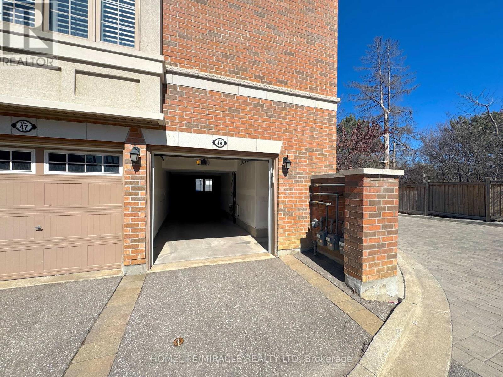 Photo 27 of 48 180 Howden Boulevard, Brampton ON