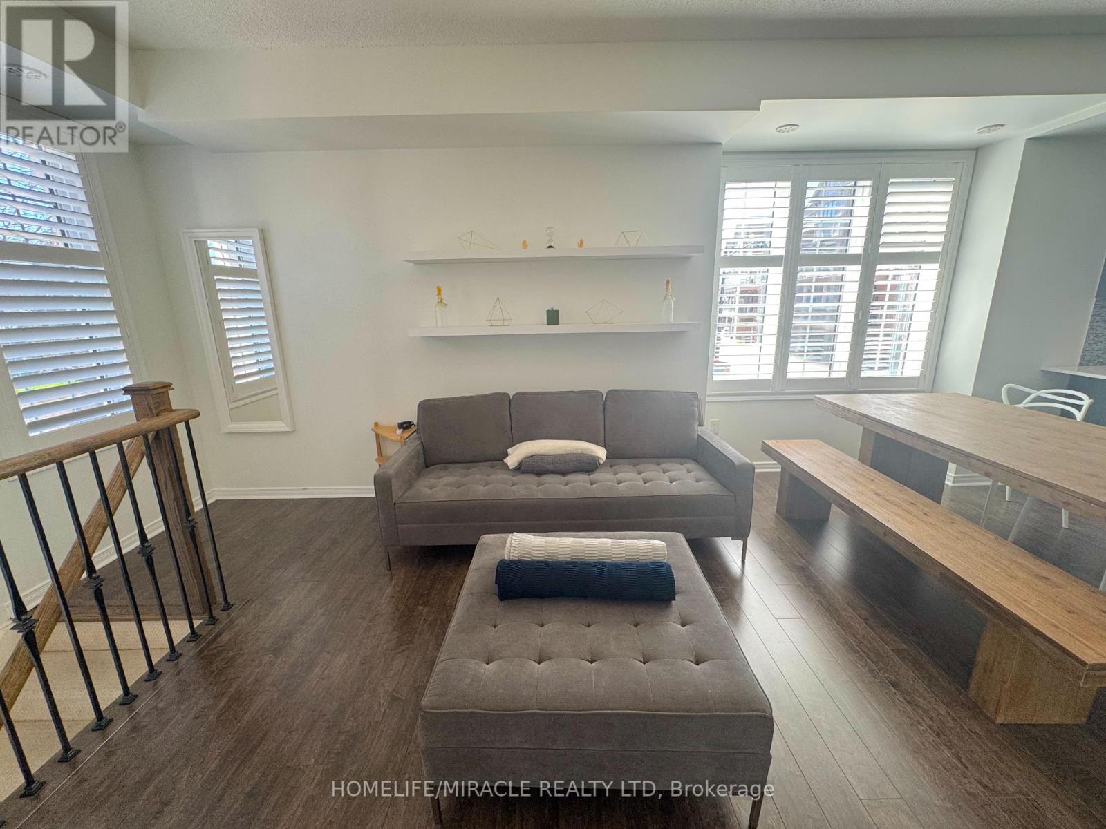 Photo 5 of 48 180 Howden Boulevard, Brampton ON