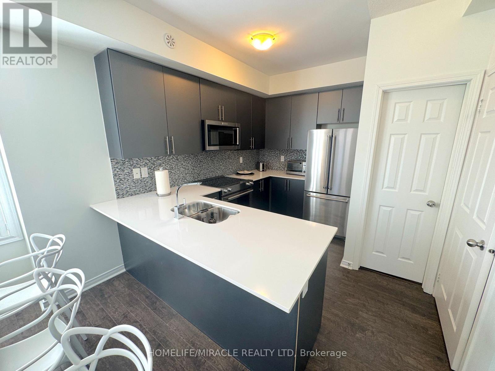 Photo 7 of 48 180 Howden Boulevard, Brampton ON