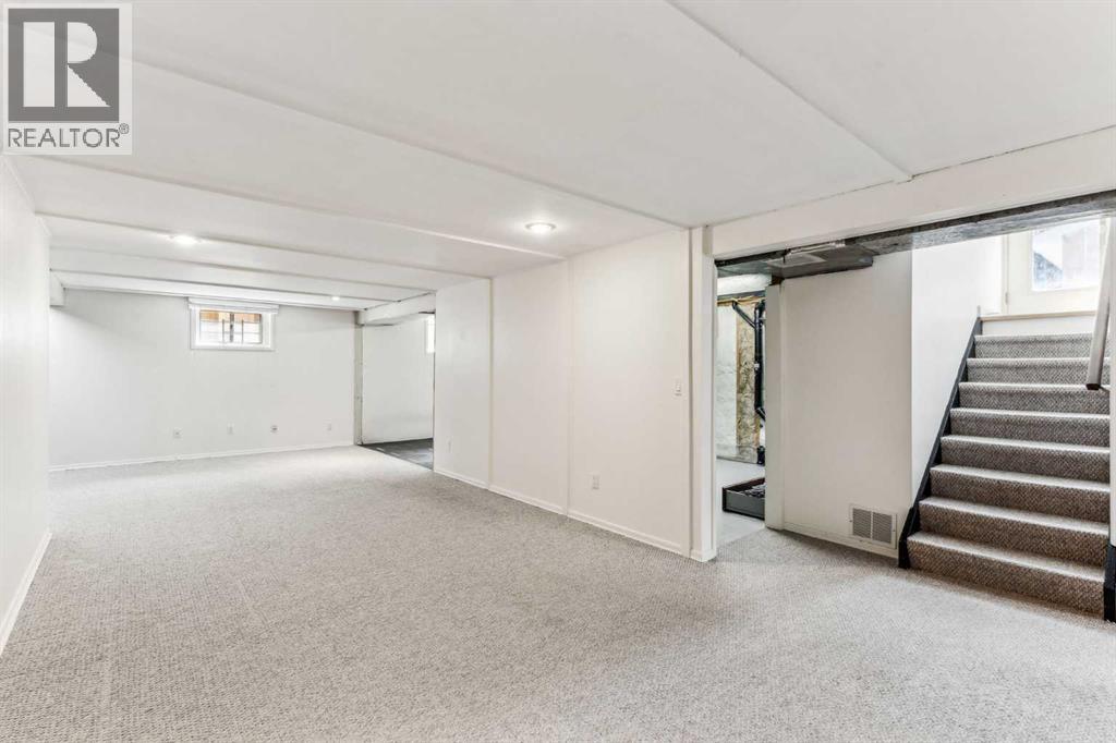Photo 15 of 139 Cornwallis Drive Nw, Calgary AB