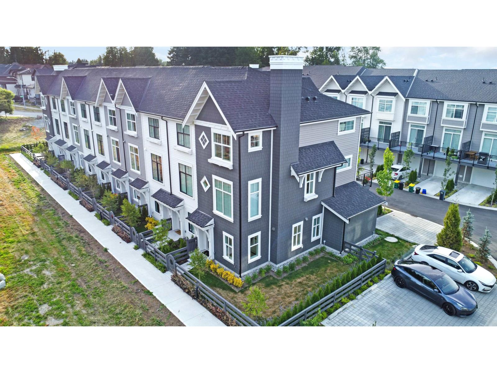 Photo 1 of 168 14150 58 A Avenue, Surrey BC