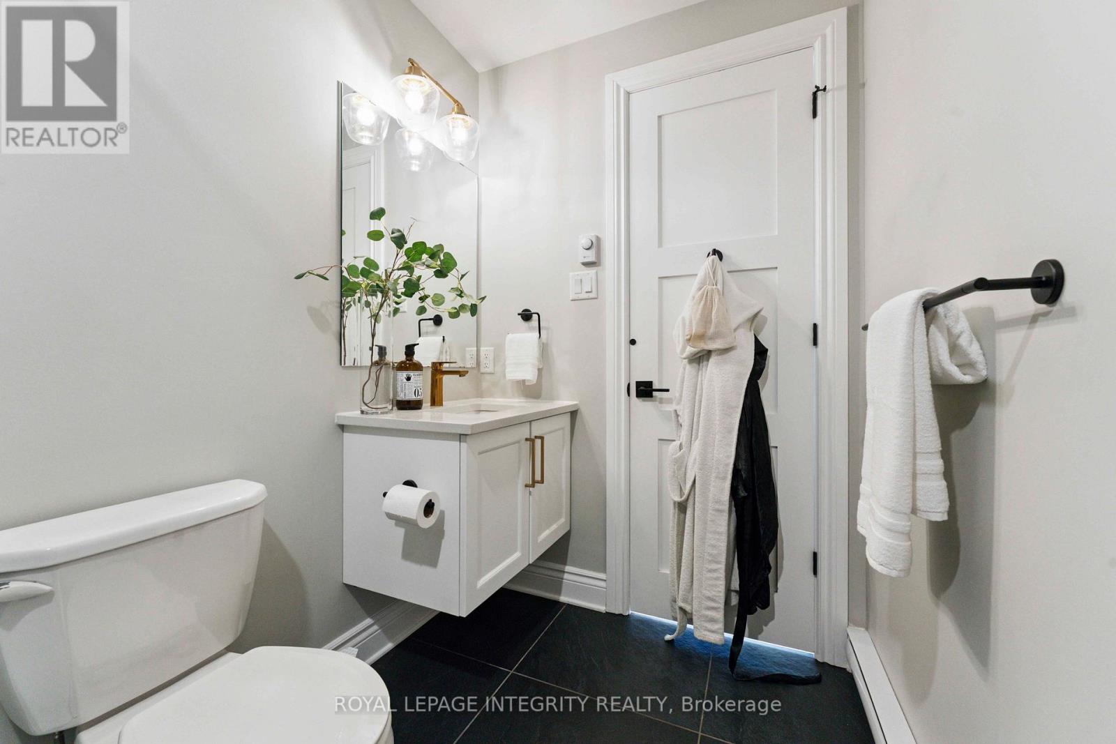 Photo 16 of 302 101 Pinhey Street, Ottawa ON