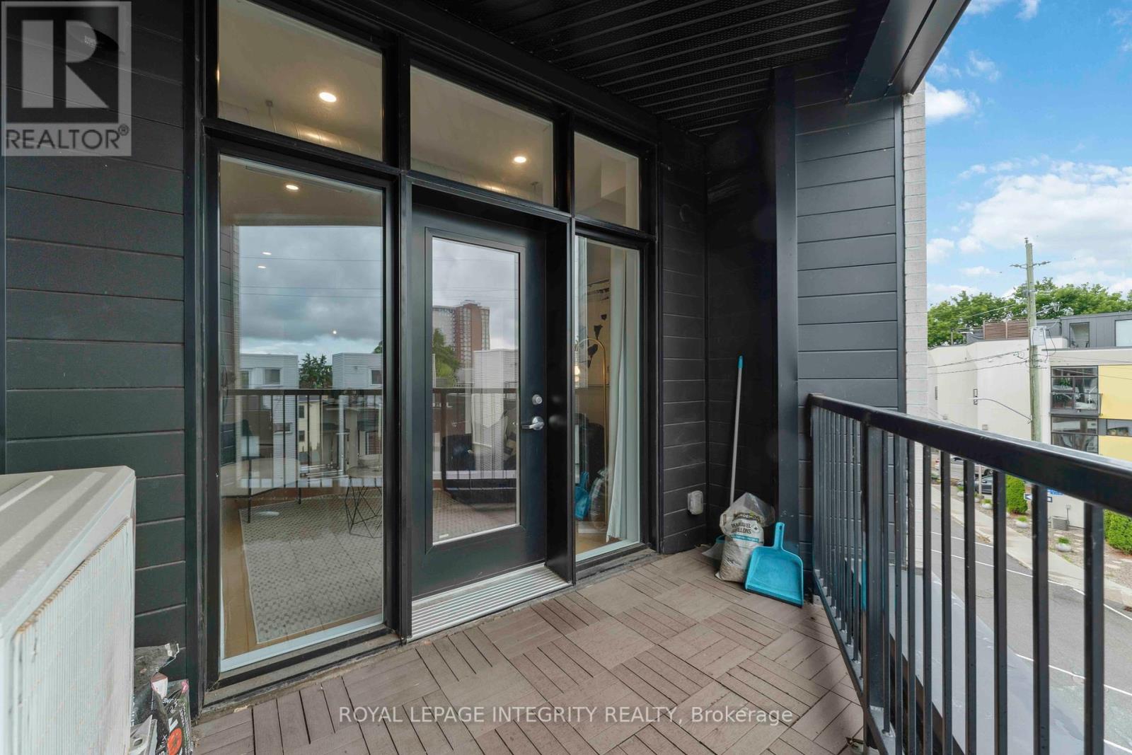 Photo 2 of 302 101 Pinhey Street, Ottawa ON