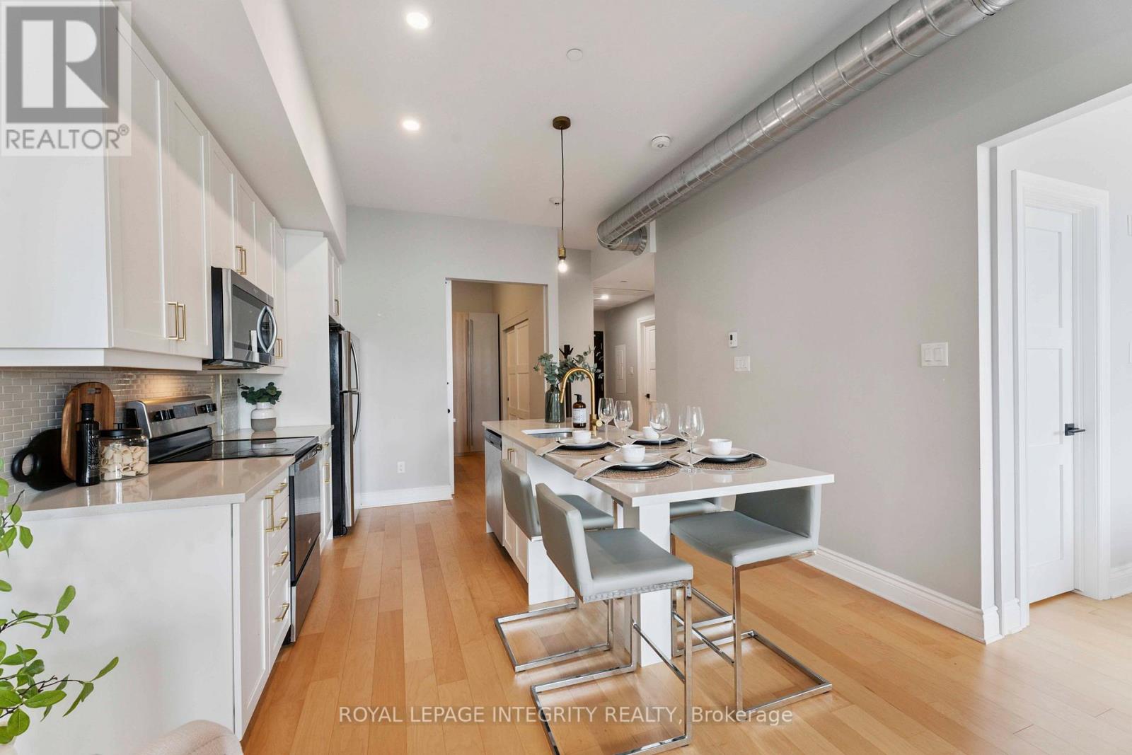 Photo 8 of 302 101 Pinhey Street, Ottawa ON