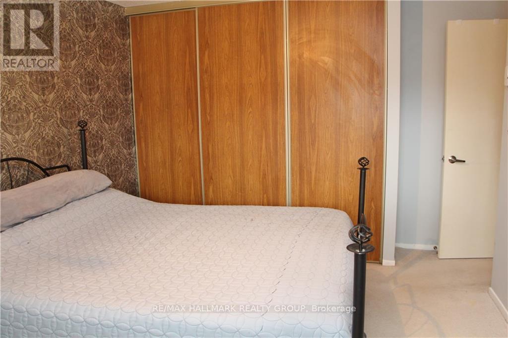 Photo 14 of 4 14 Sweetbriar Circle, Ottawa ON