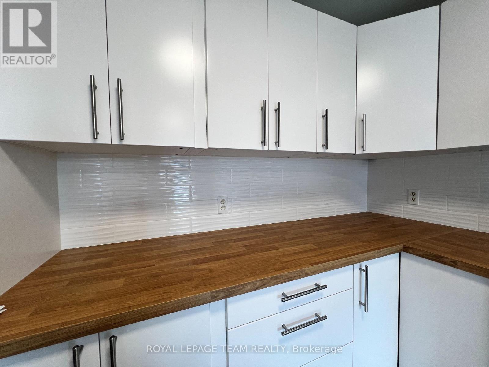 Photo 14 of 195 Harbour View Street, Ottawa ON