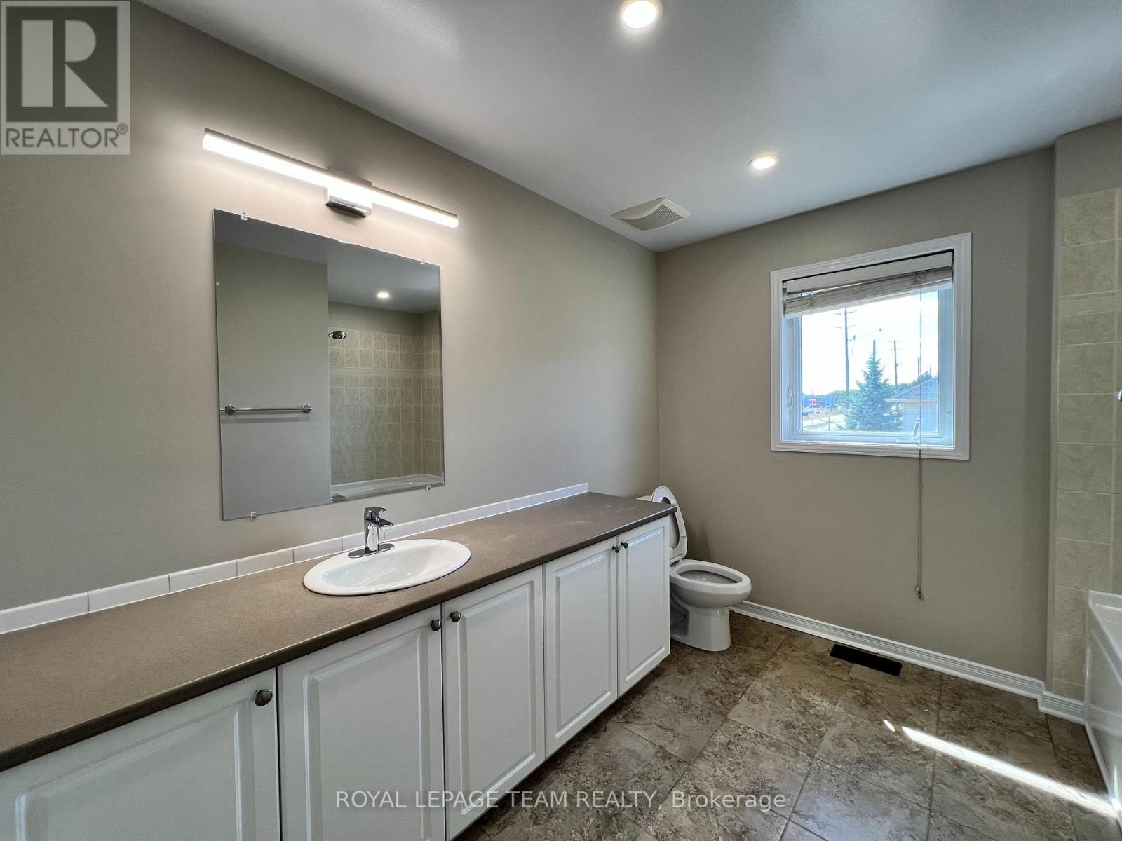 Photo 22 of 195 Harbour View Street, Ottawa ON