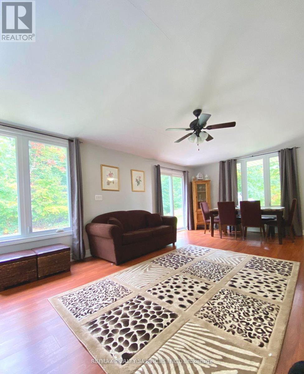 Photo 6 of 4870 Mapleview Crescent, Port Colborne ON