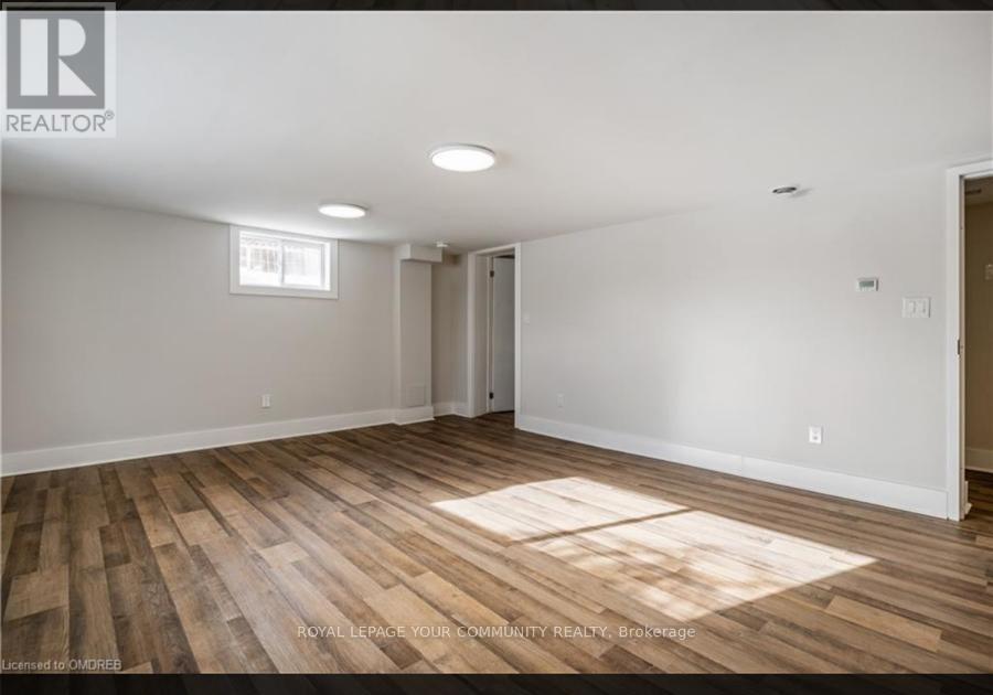 Photo 4 of 21 Highfield Avenue, St Catharines ON