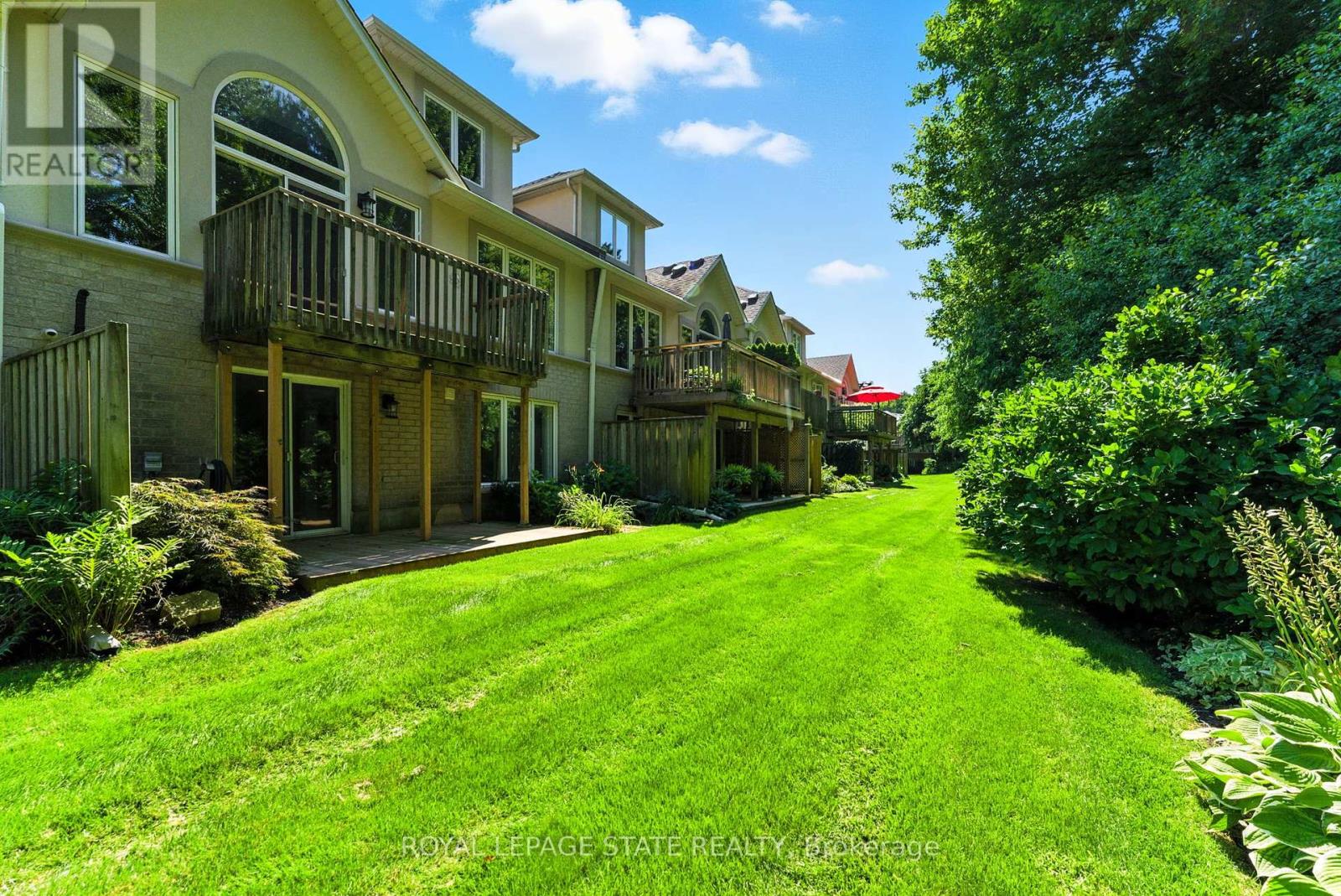 Photo 2 of 6 40 Wesleyan Court, Hamilton ON