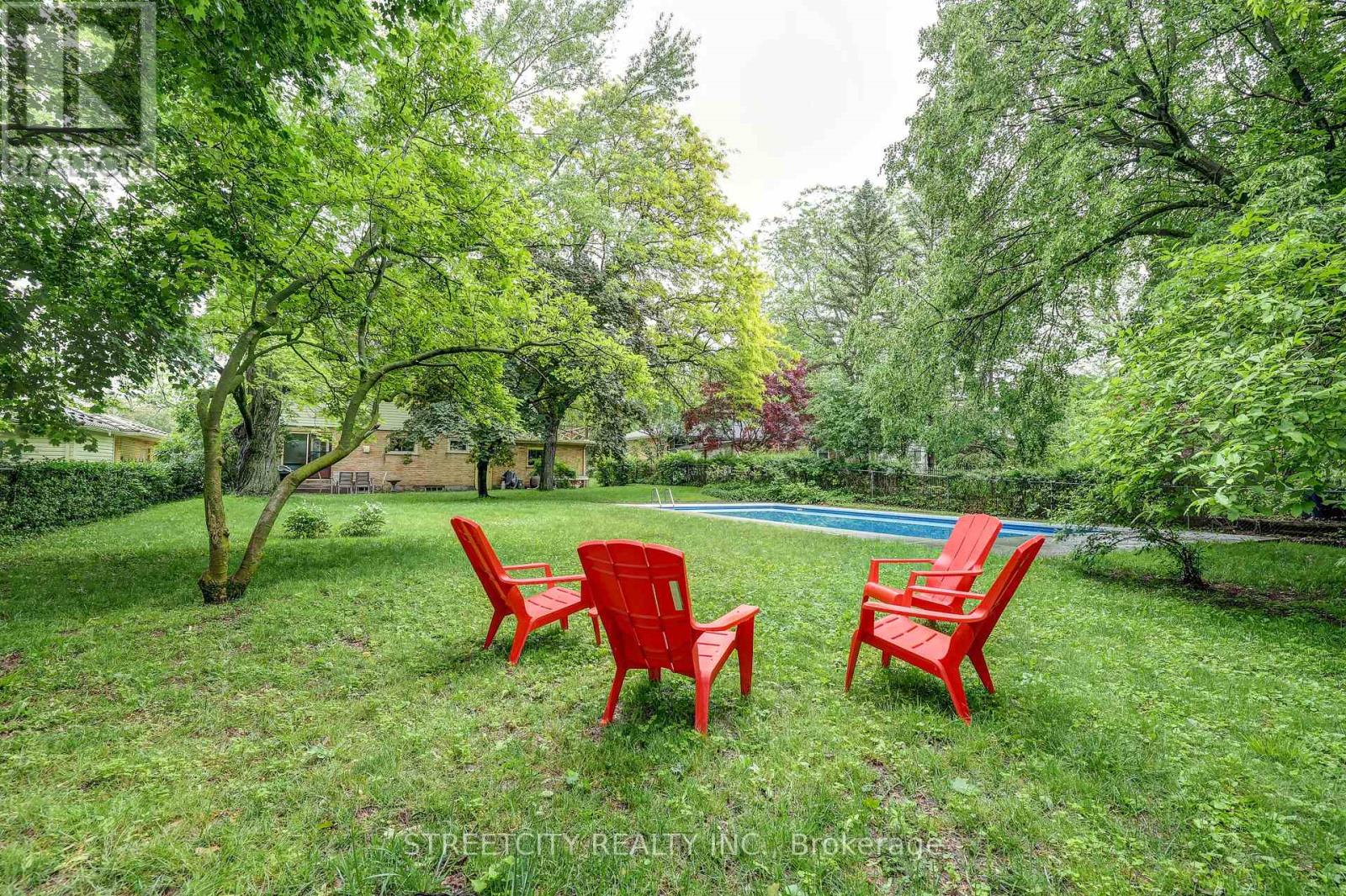 Photo 14 of 76 Bloomfield Drive, London North ON