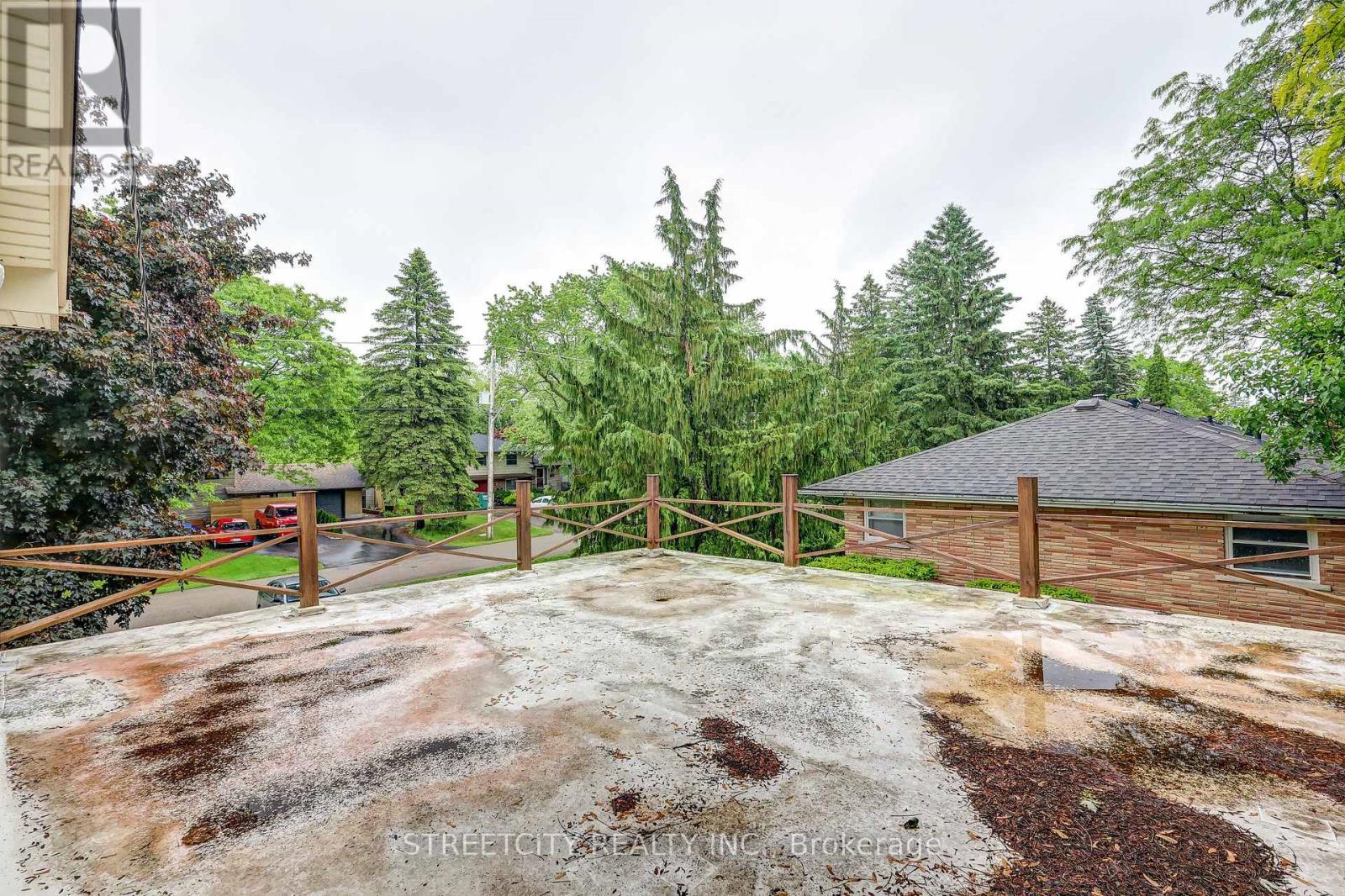Photo 18 of 76 Bloomfield Drive, London North ON