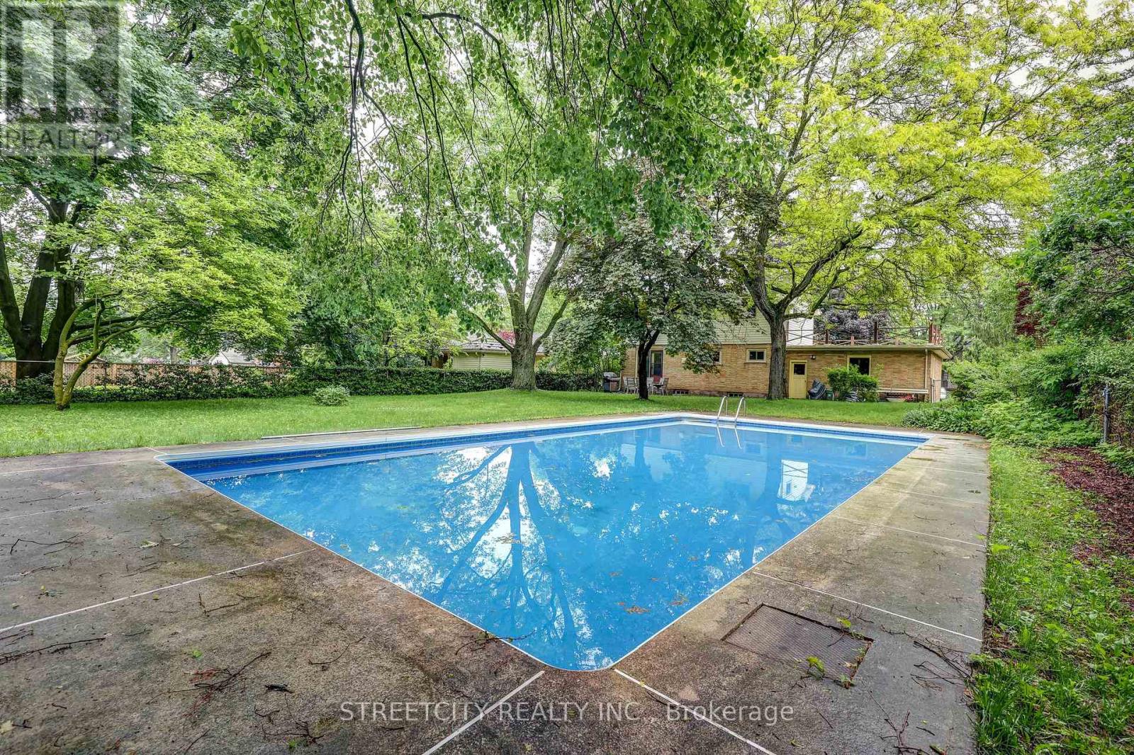 Photo 26 of 76 Bloomfield Drive, London North ON