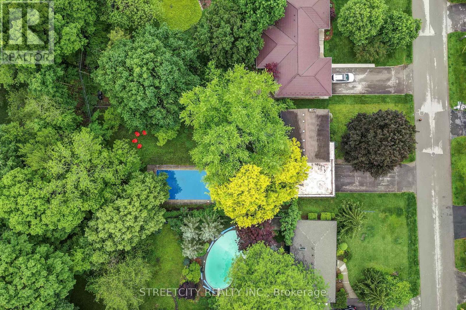 Photo 39 of 76 Bloomfield Drive, London North ON