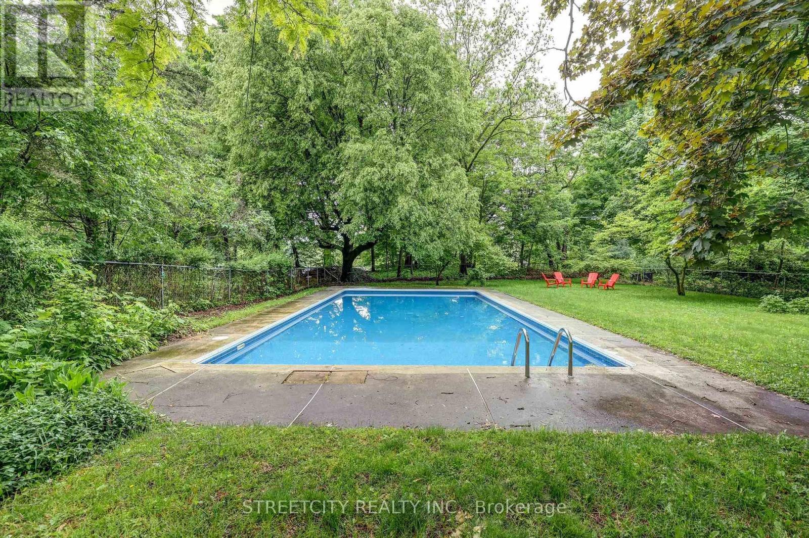 Photo 24 of 76 Bloomfield Drive, London North ON