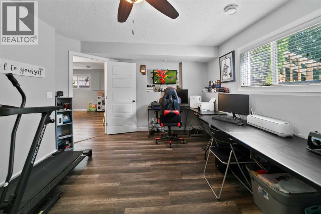 Photo 18 of 5209 33 A Avenue, Camrose AB