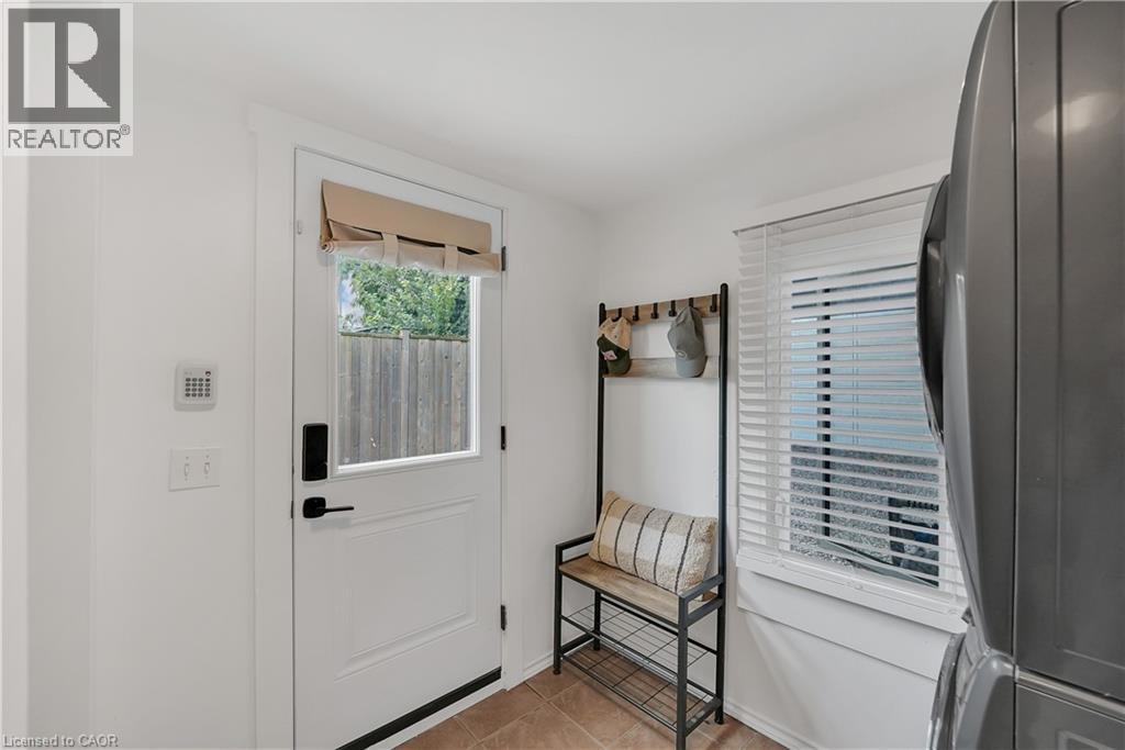 Photo 21 of 1 Waverley Road, St Catharines ON