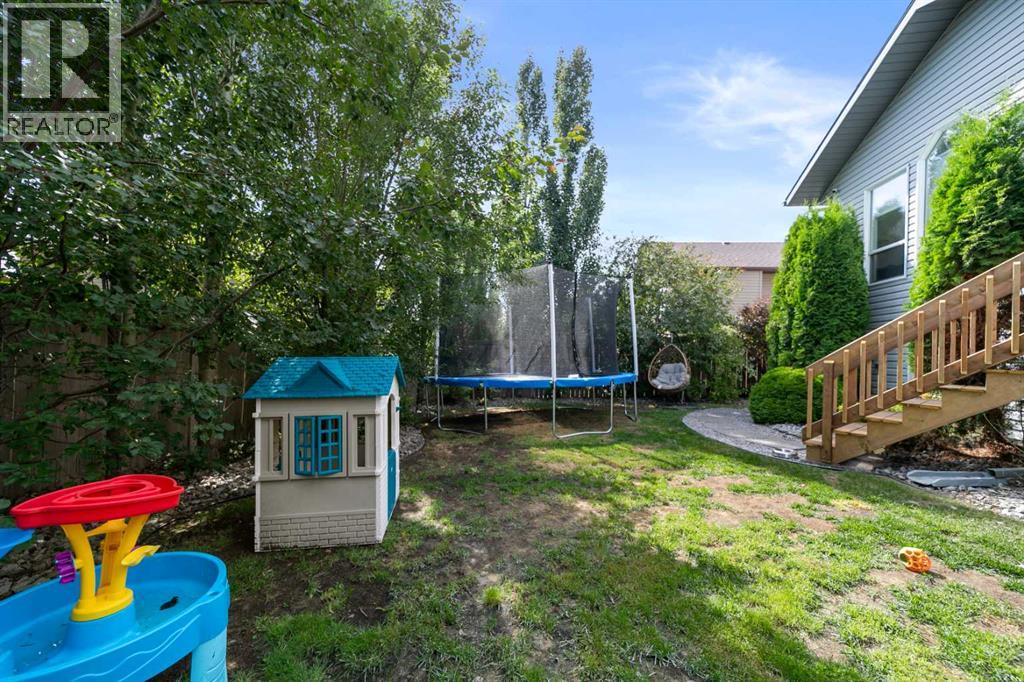 Photo 24 of 5209 33 A Avenue, Camrose AB