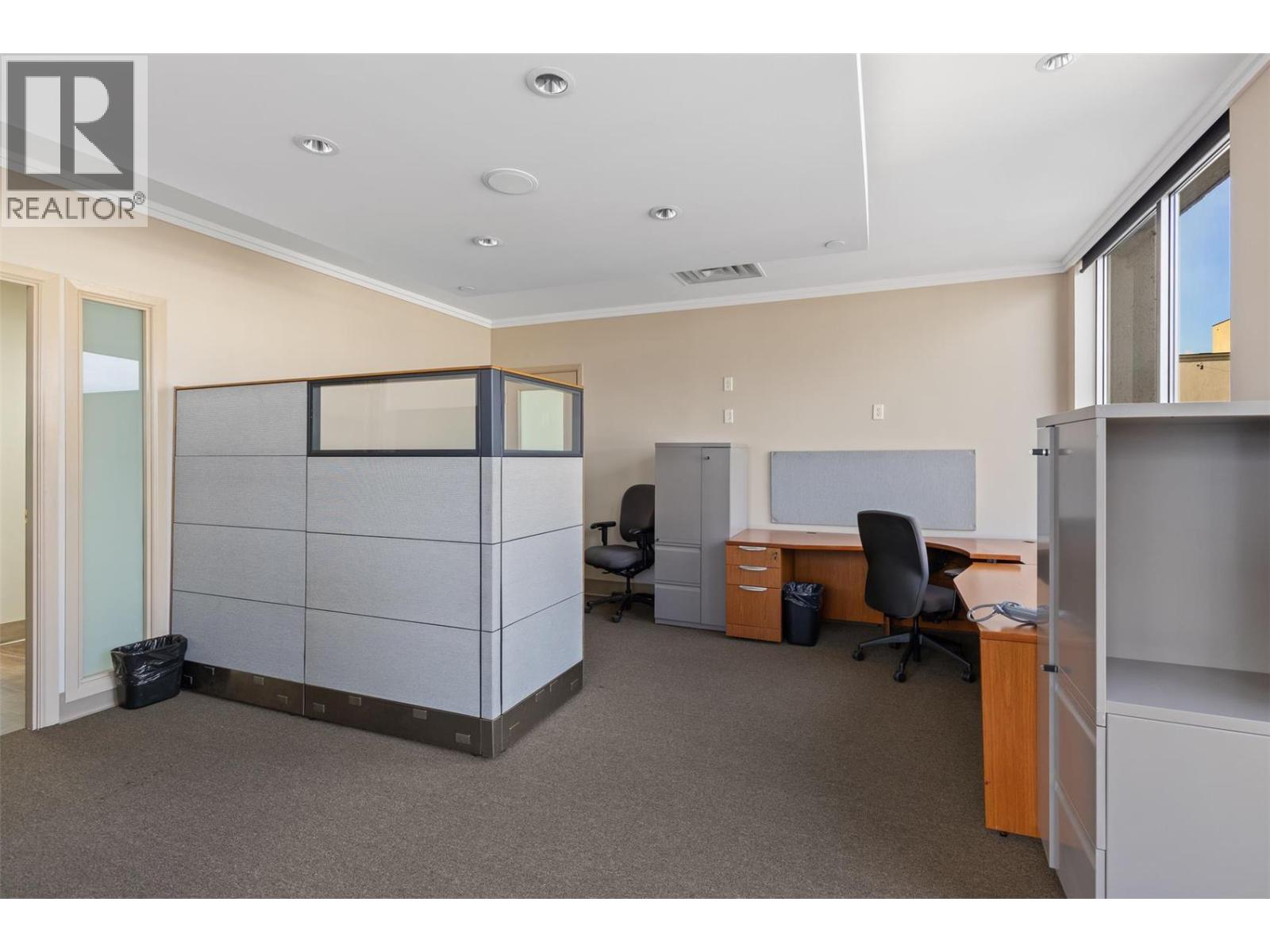 300 1674 Bertram Street, Kelowna