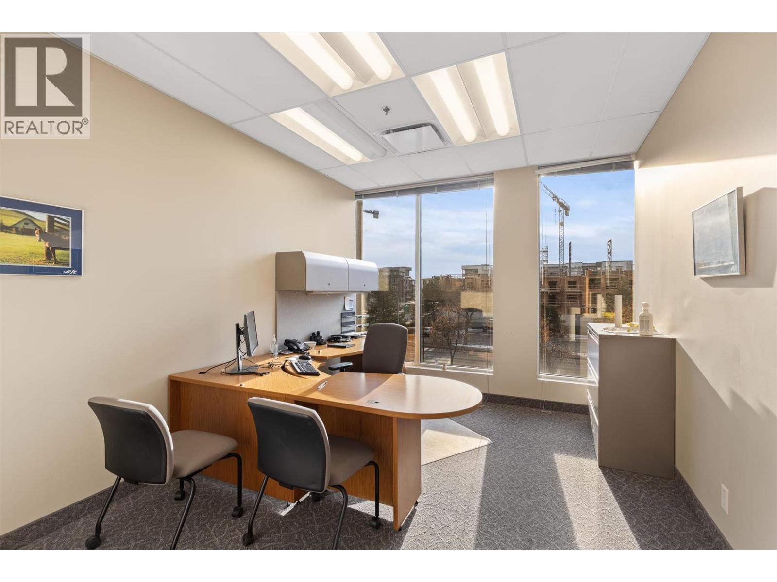 300 1674 Bertram Street, Kelowna