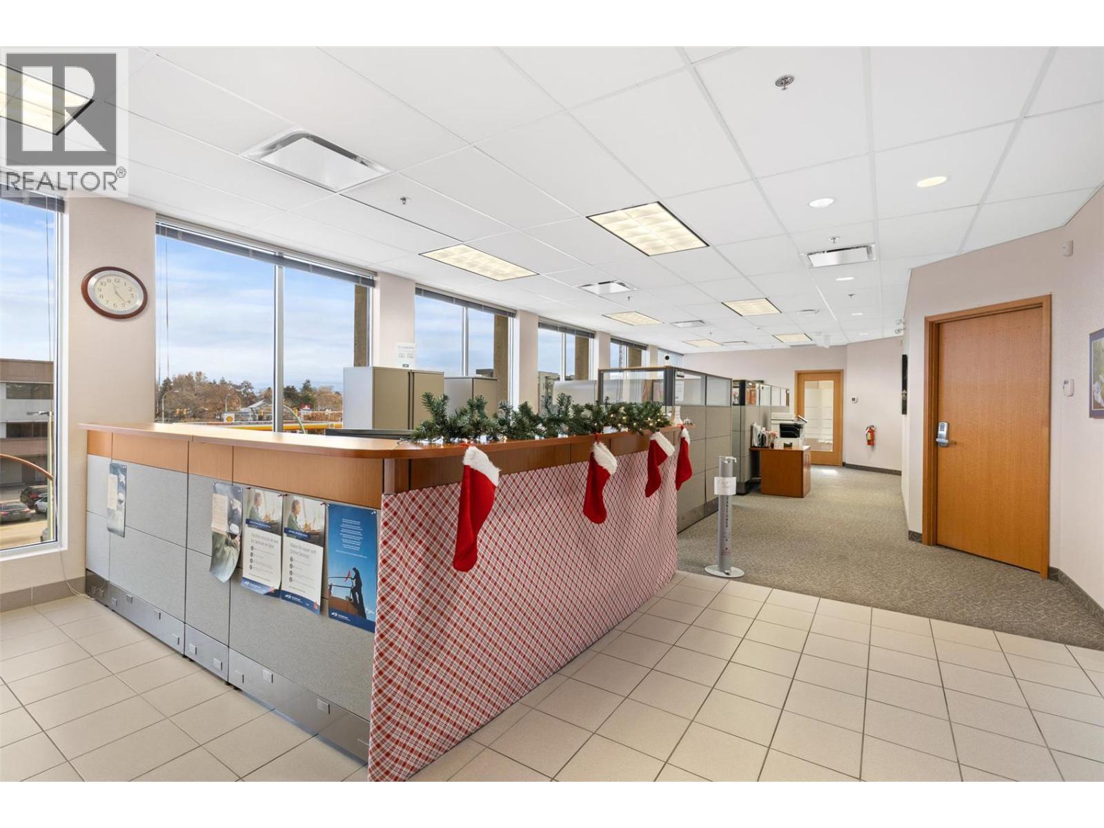 300 1674 Bertram Street, Kelowna