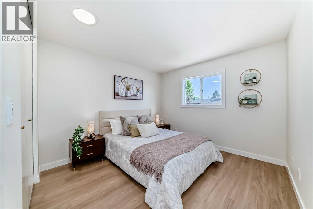 Single Family House Bungalow for Sale in  Sunbank Way SE Sundance Calgary 