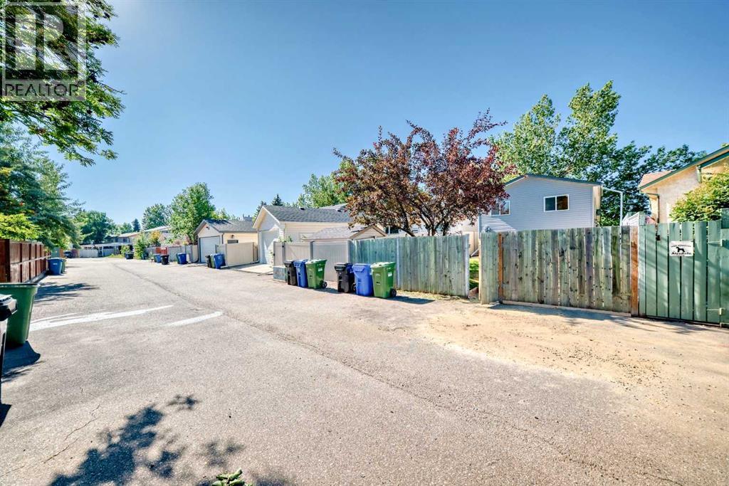 Single Family House Bungalow for Sale in  Sunbank Way SE Sundance Calgary 