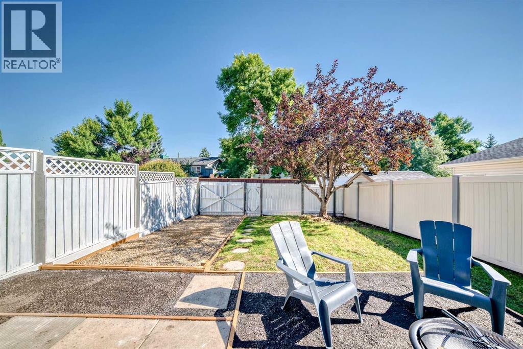 Single Family House Bungalow for Sale in  Sunbank Way SE Sundance Calgary 