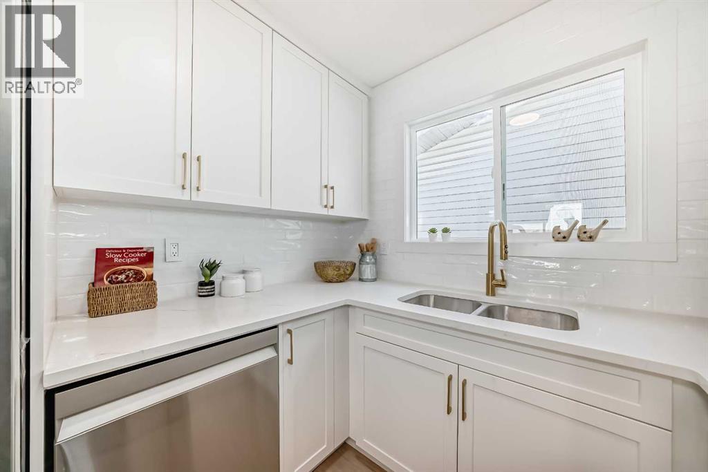 Single Family House Bungalow for Sale in  Sunbank Way SE Sundance Calgary 