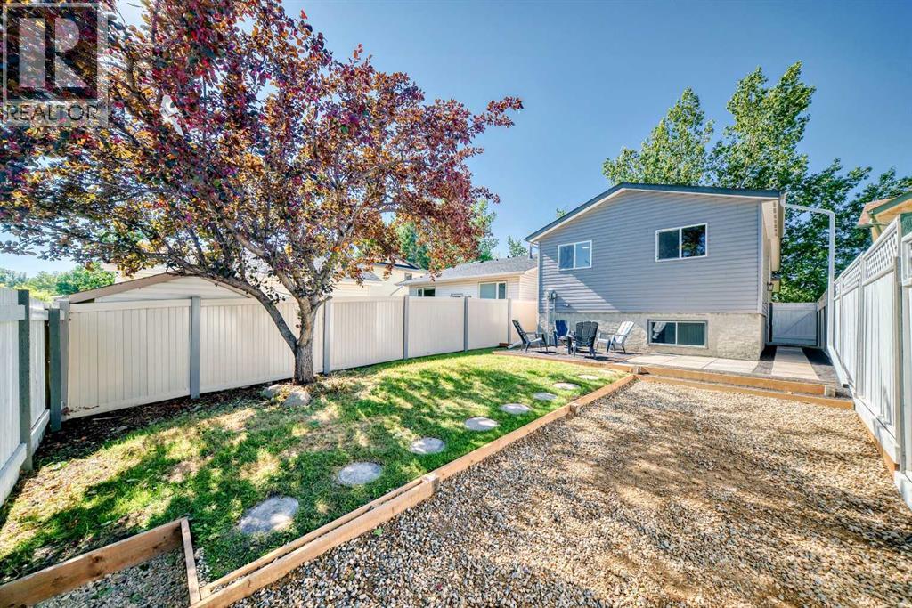 Single Family House Bungalow for Sale in  Sunbank Way SE Sundance Calgary 
