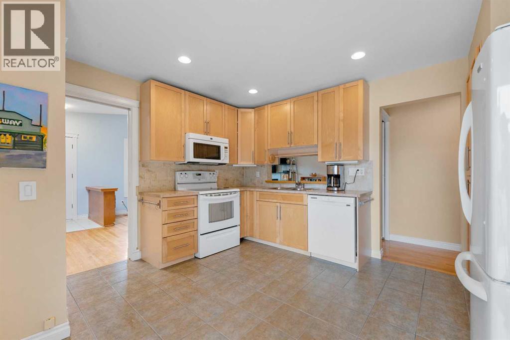 Photo 11 of 924 Cannock Road Sw, Calgary AB