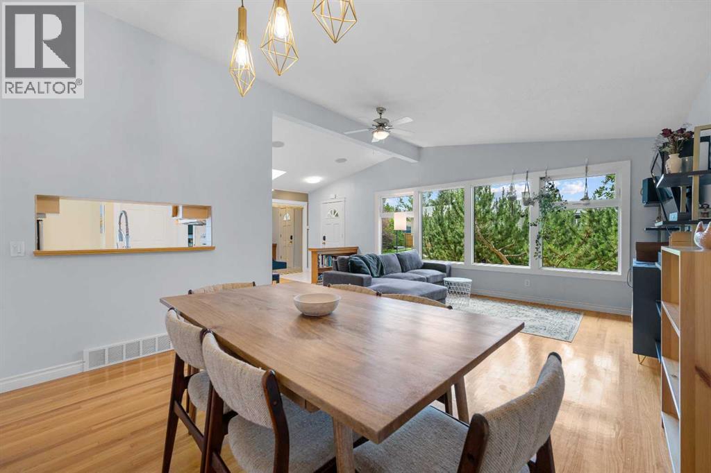 Photo 9 of 924 Cannock Road Sw, Calgary AB