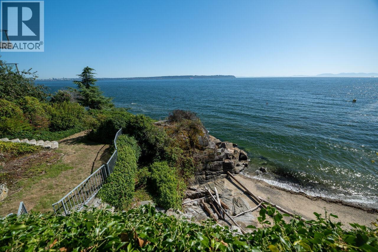 Photo 15 of 4020 Marine Drive, West Vancouver BC