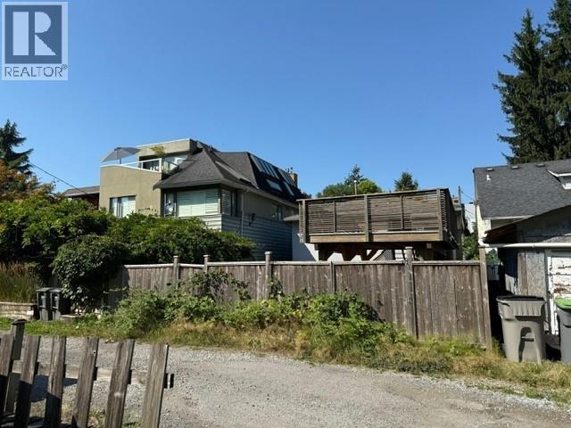 Photo 10 of 2274 Mclean Drive, Vancouver BC