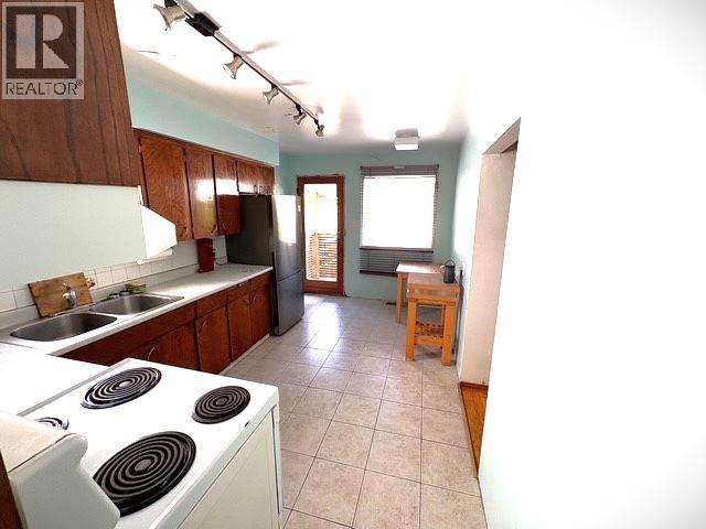 Photo 3 of 2274 Mclean Drive, Vancouver BC
