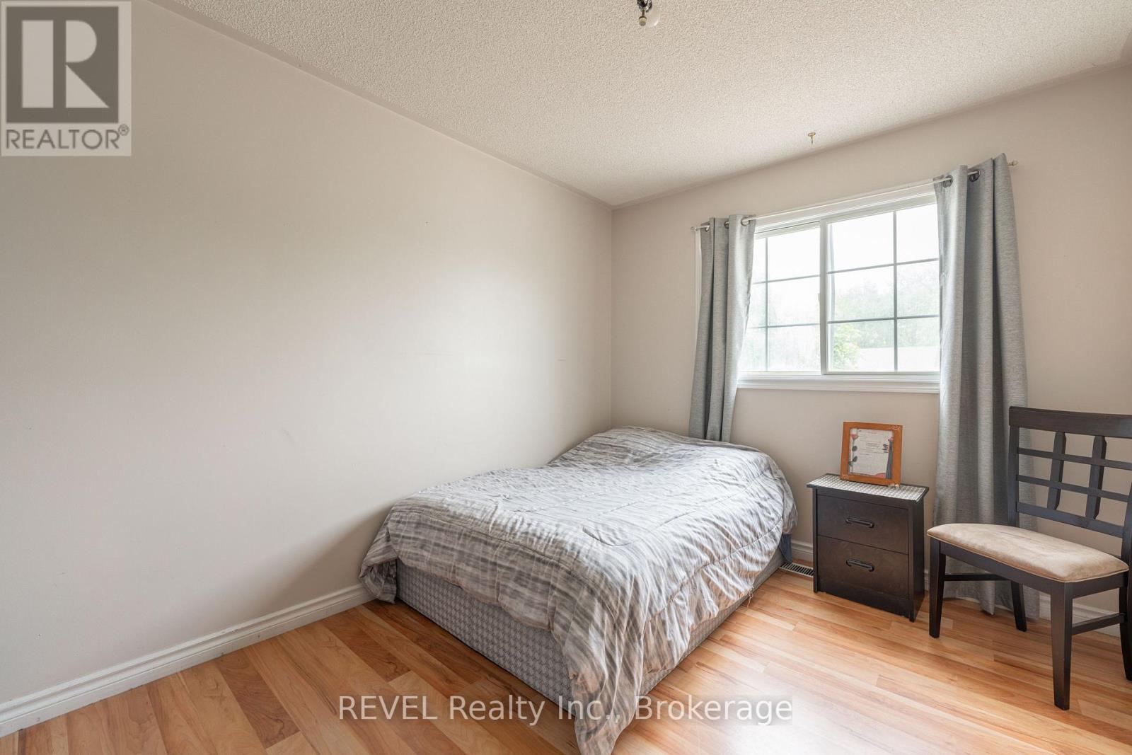 Photo 19 of 6615 Harper Drive, Niagara Falls ON
