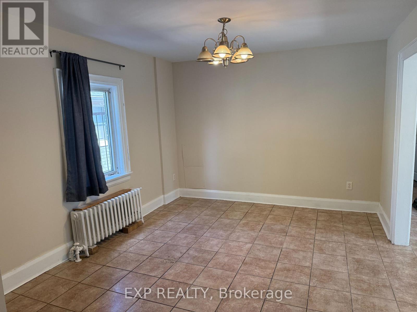 Photo 3 of 2 45 Louisa Street, St Catharines ON