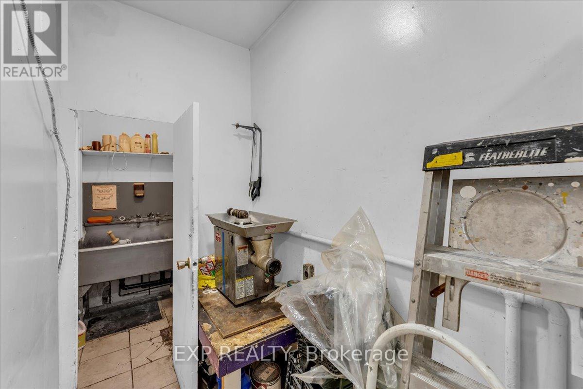 Photo 13 of 1792 Jane Street, Toronto ON