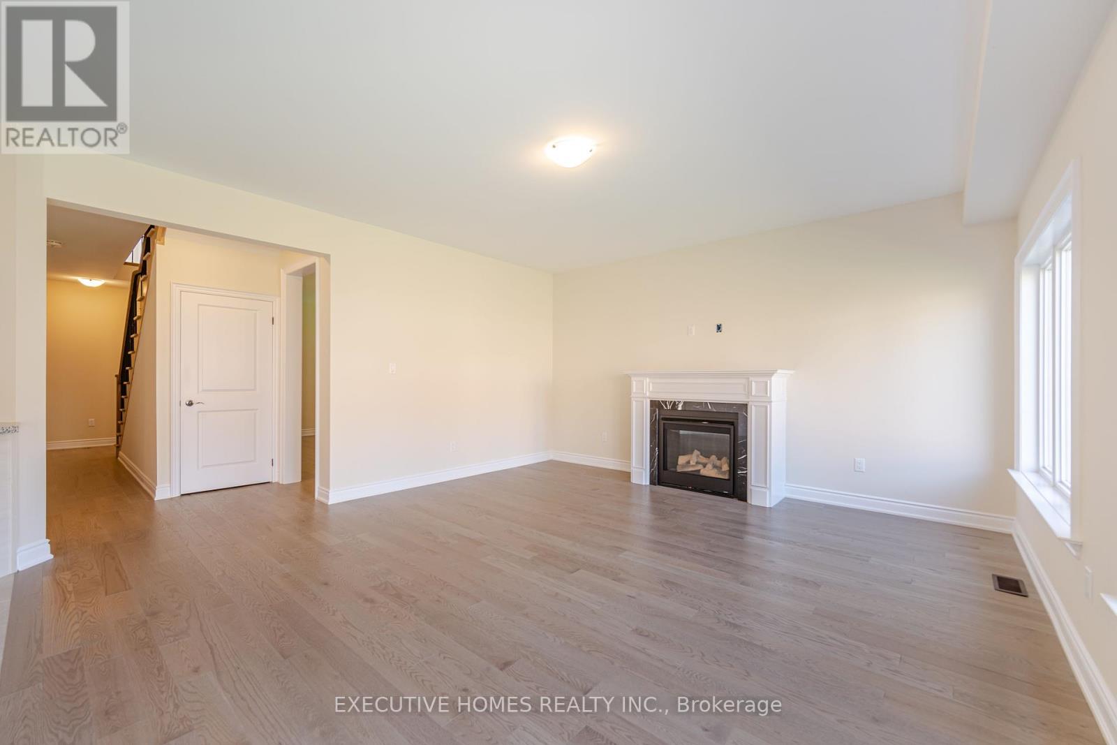 Photo 41 of 14 Mac Campbell Way, Bradford West Gwillimbury ON