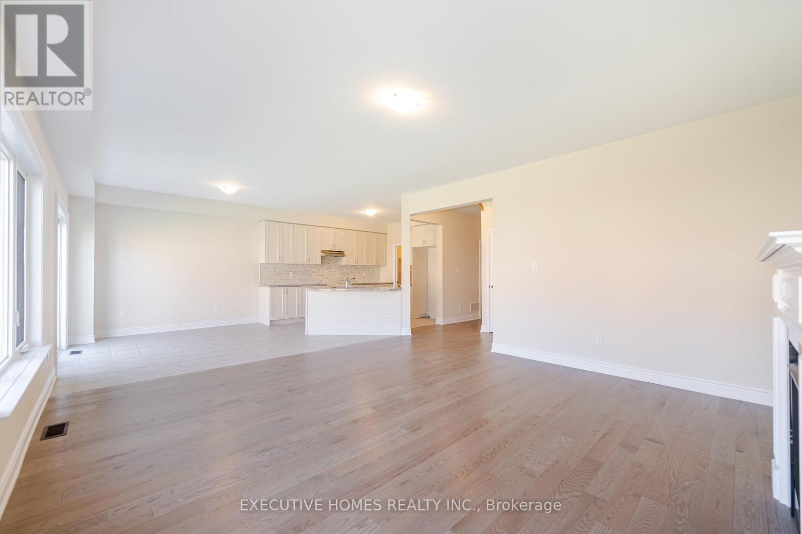 Photo 19 of 14 Mac Campbell Way, Bradford West Gwillimbury ON