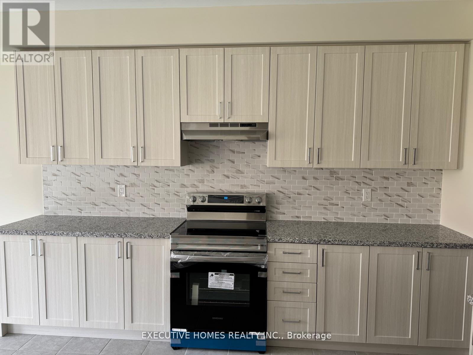 Photo 44 of 14 Mac Campbell Way, Bradford West Gwillimbury ON