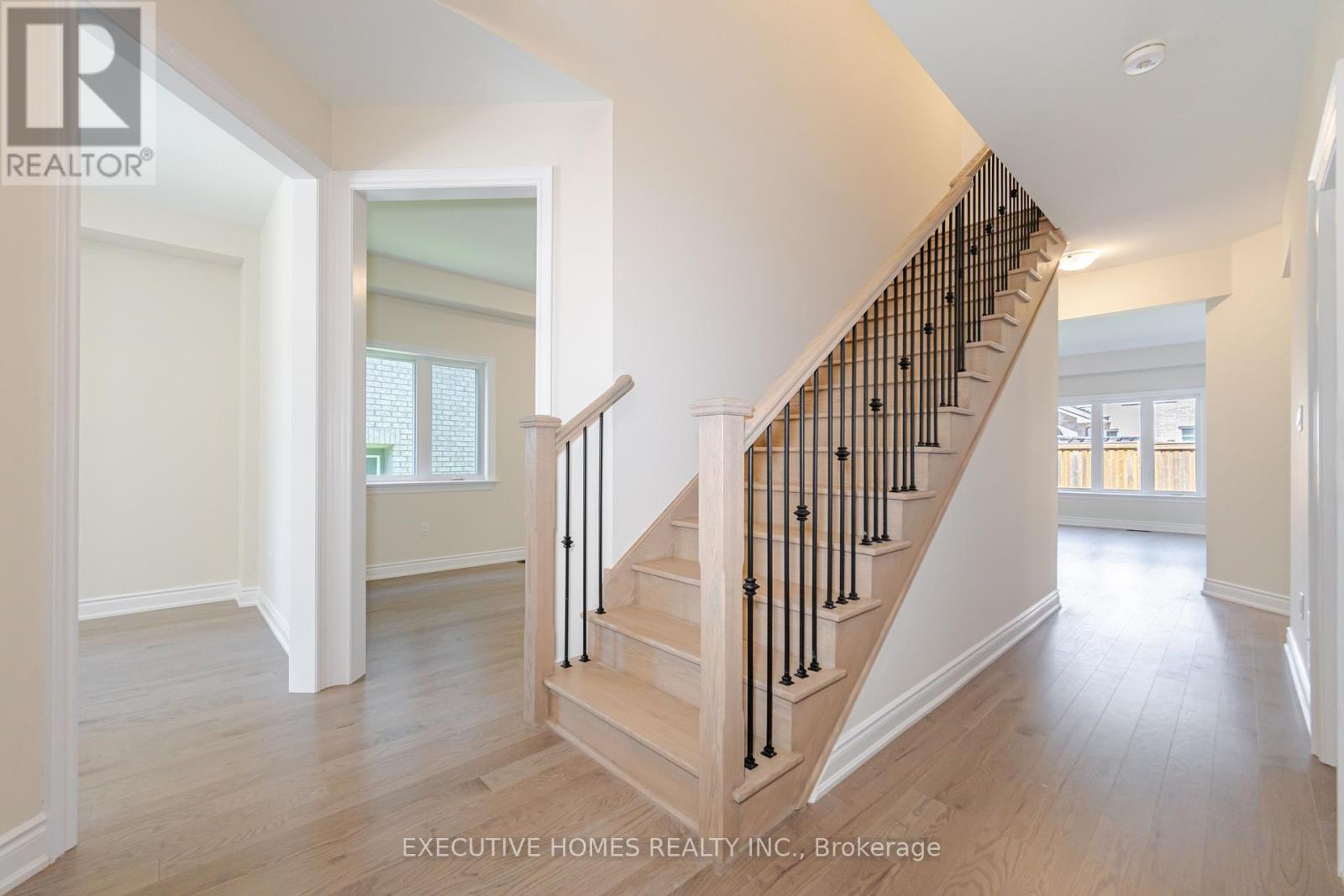 Photo 32 of 14 Mac Campbell Way, Bradford West Gwillimbury ON