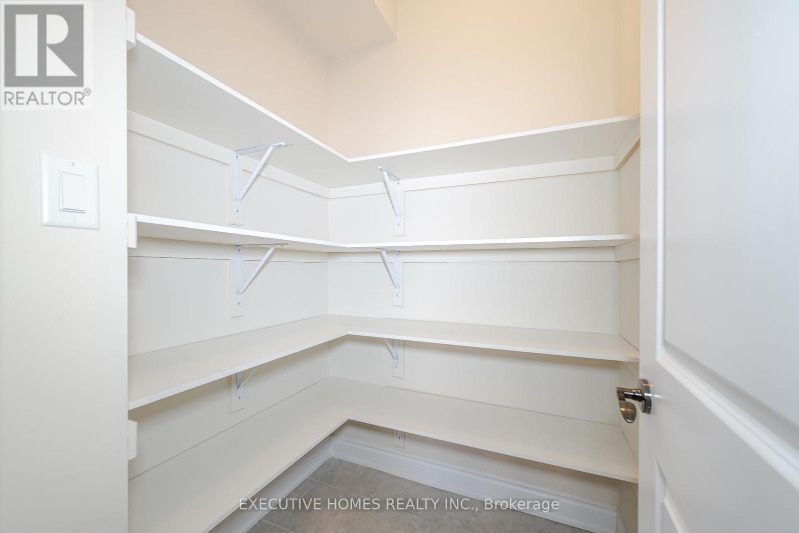 Photo 39 of 14 Mac Campbell Way, Bradford West Gwillimbury ON