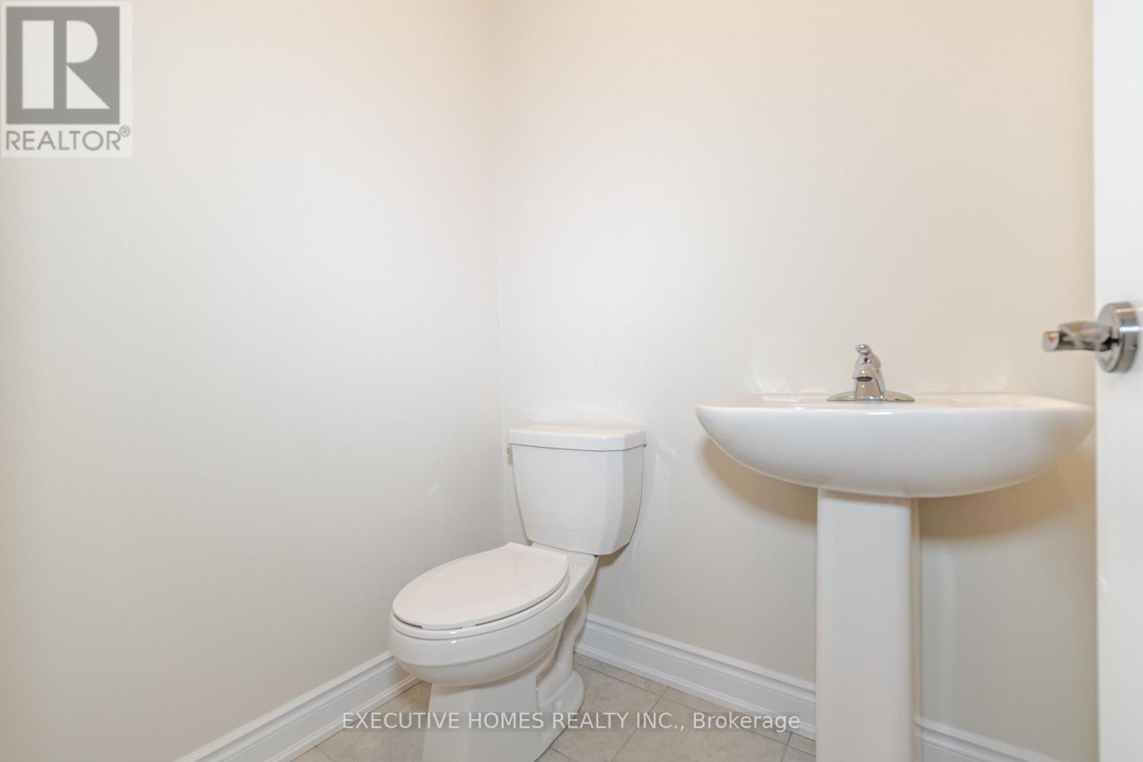 Photo 43 of 14 Mac Campbell Way, Bradford West Gwillimbury ON