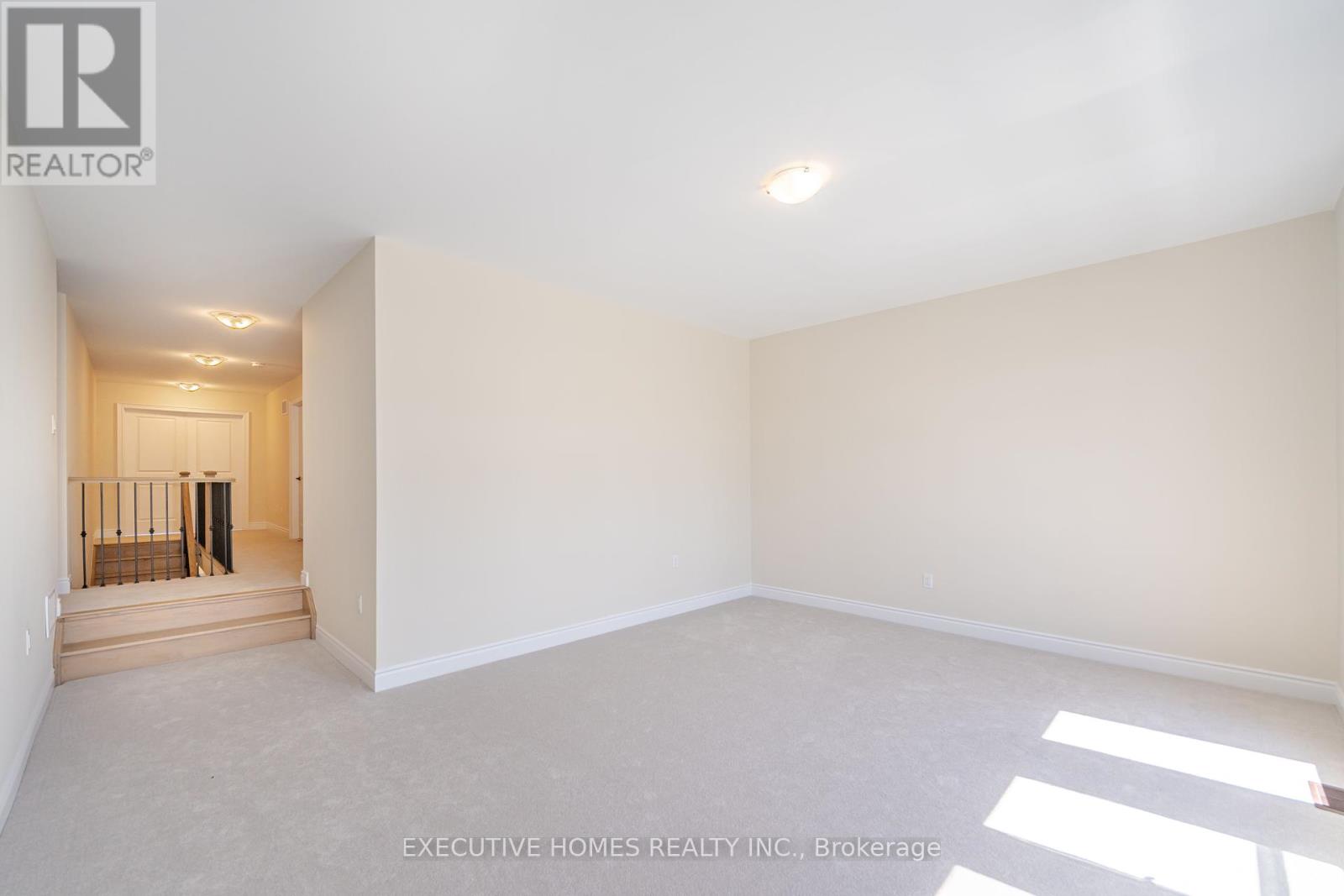 Photo 20 of 14 Mac Campbell Way, Bradford West Gwillimbury ON