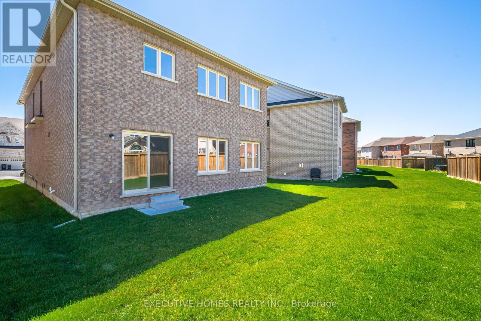 Photo 45 of 14 Mac Campbell Way, Bradford West Gwillimbury ON